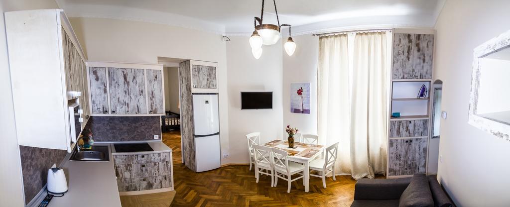 Apartments White House Lviv Quarto foto