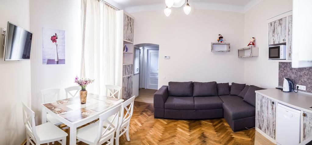 Apartments White House Lviv Quarto foto