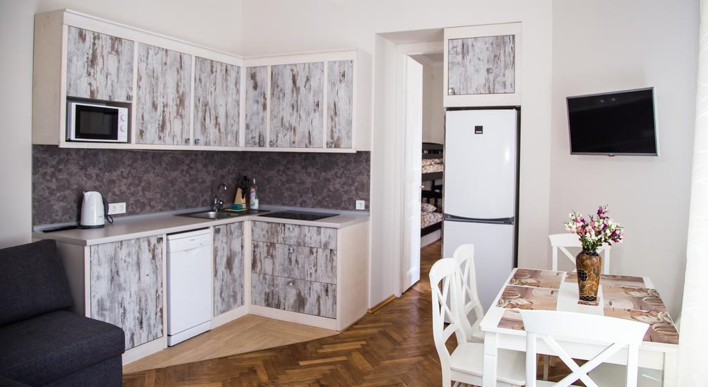Apartments White House Lviv Quarto foto