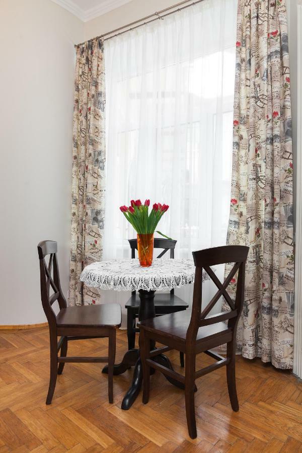 Apartments White House Lviv Exterior foto