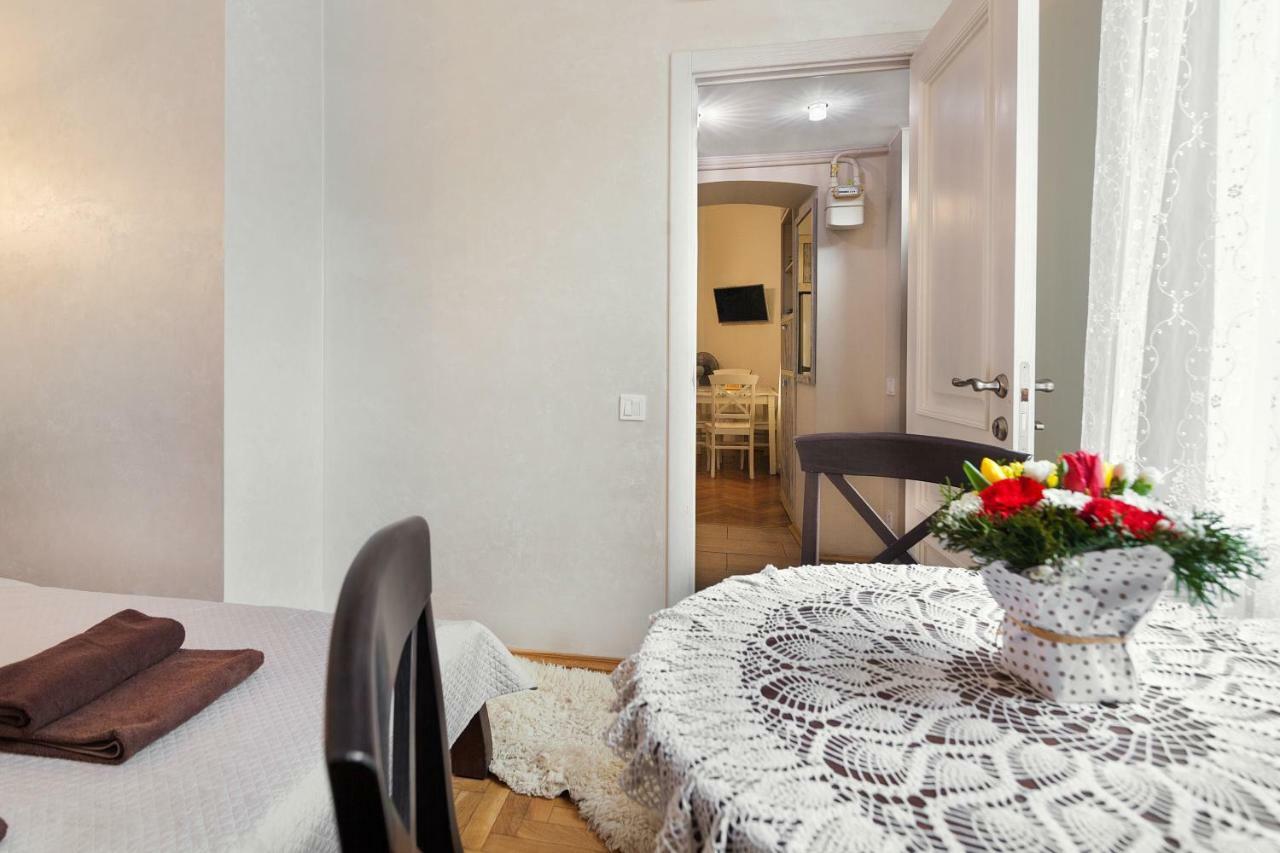 Apartments White House Lviv Exterior foto